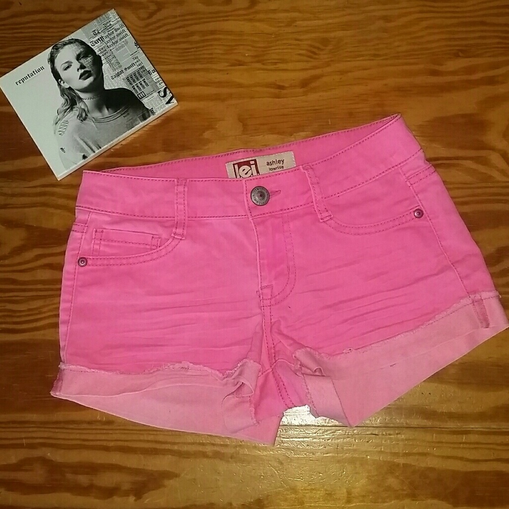 🌠FINAL PRICE🌠 Lei Ashley low-rise shorts Size 1